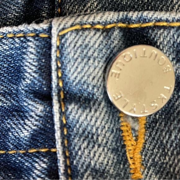 Festival Denim Grommet Hemmed Mini Jean Skirt - Picture 5 of 7